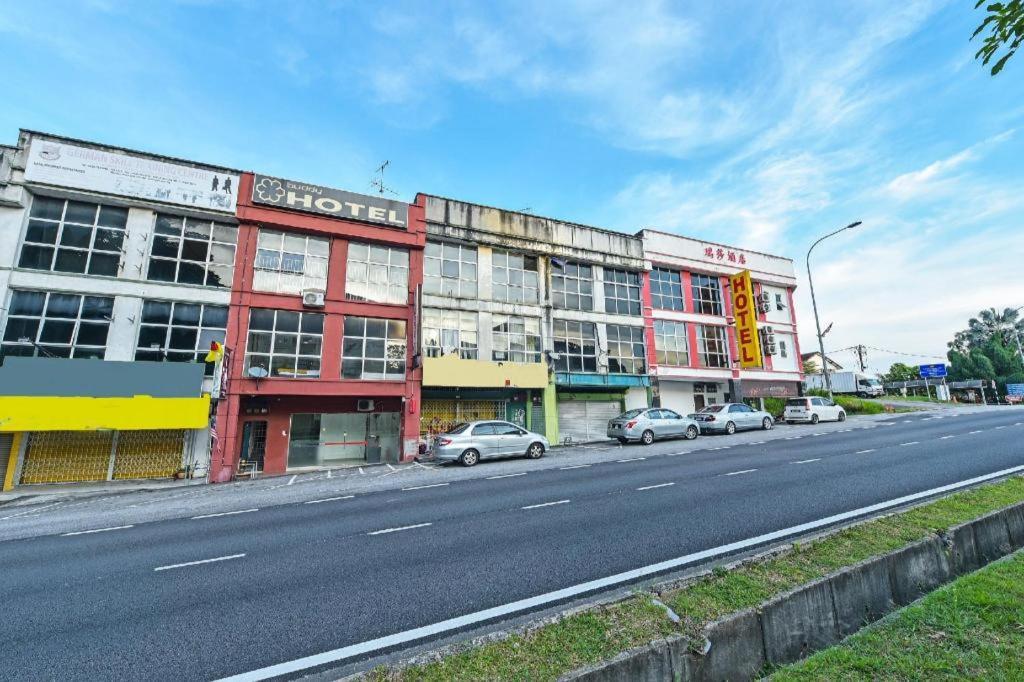 Oyo 90892 L&E Hotel Seremban Eksteriør billede